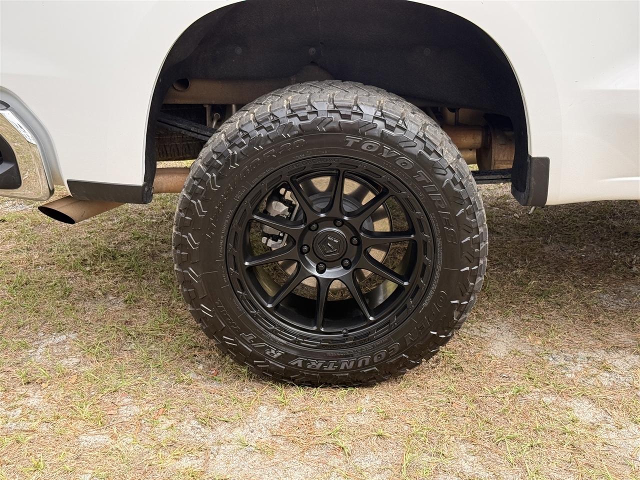 Chevrolet Silverado 1500 4WD Crew Cab 147" Work Truck 2025