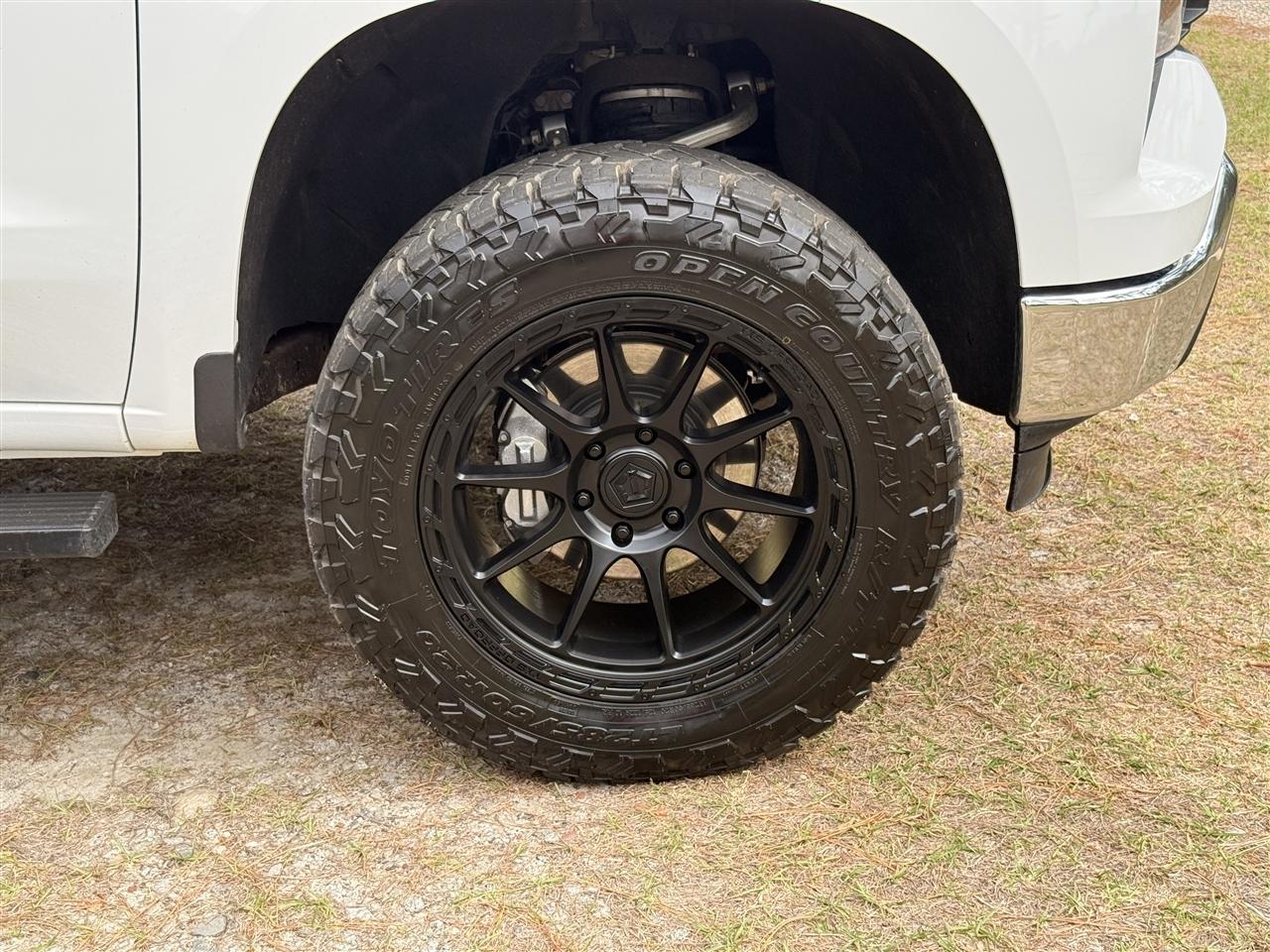 Chevrolet Silverado 1500 4WD Crew Cab 147" Work Truck 2025