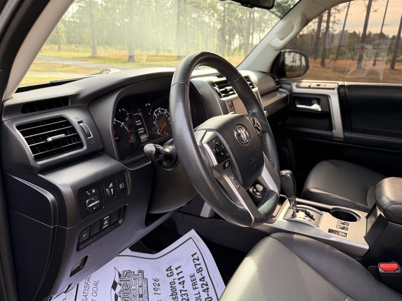 Toyota 4Runner SR5 4WD (Natl) 2020