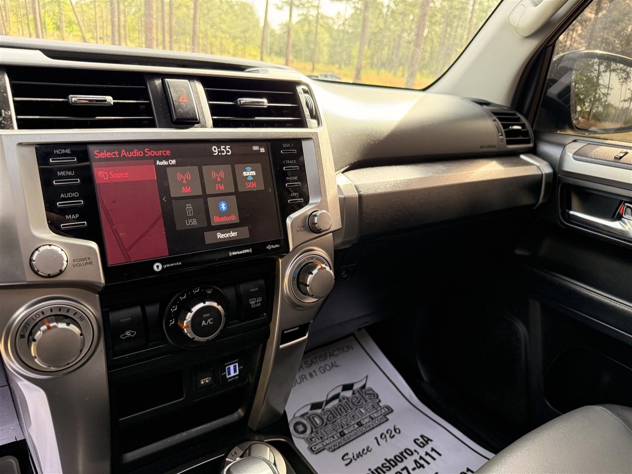 Toyota 4Runner SR5 4WD (Natl) 2020