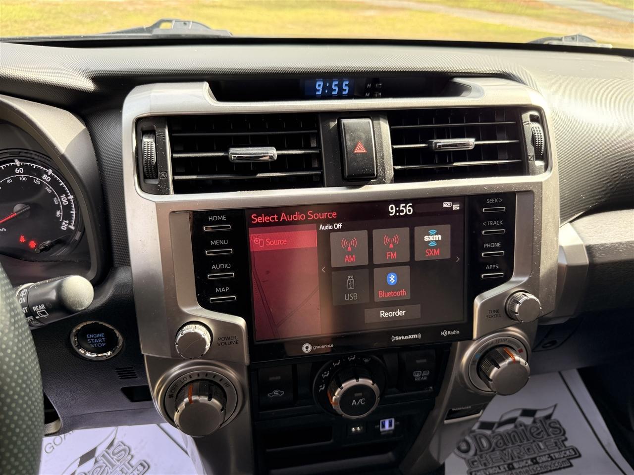 Toyota 4Runner SR5 4WD (Natl) 2020