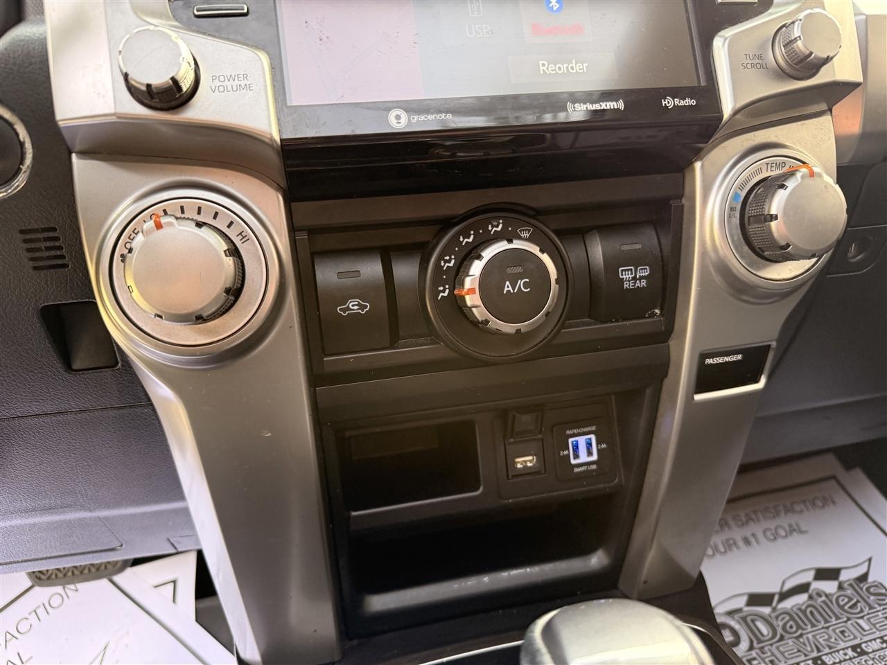 Toyota 4Runner SR5 4WD (Natl) 2020