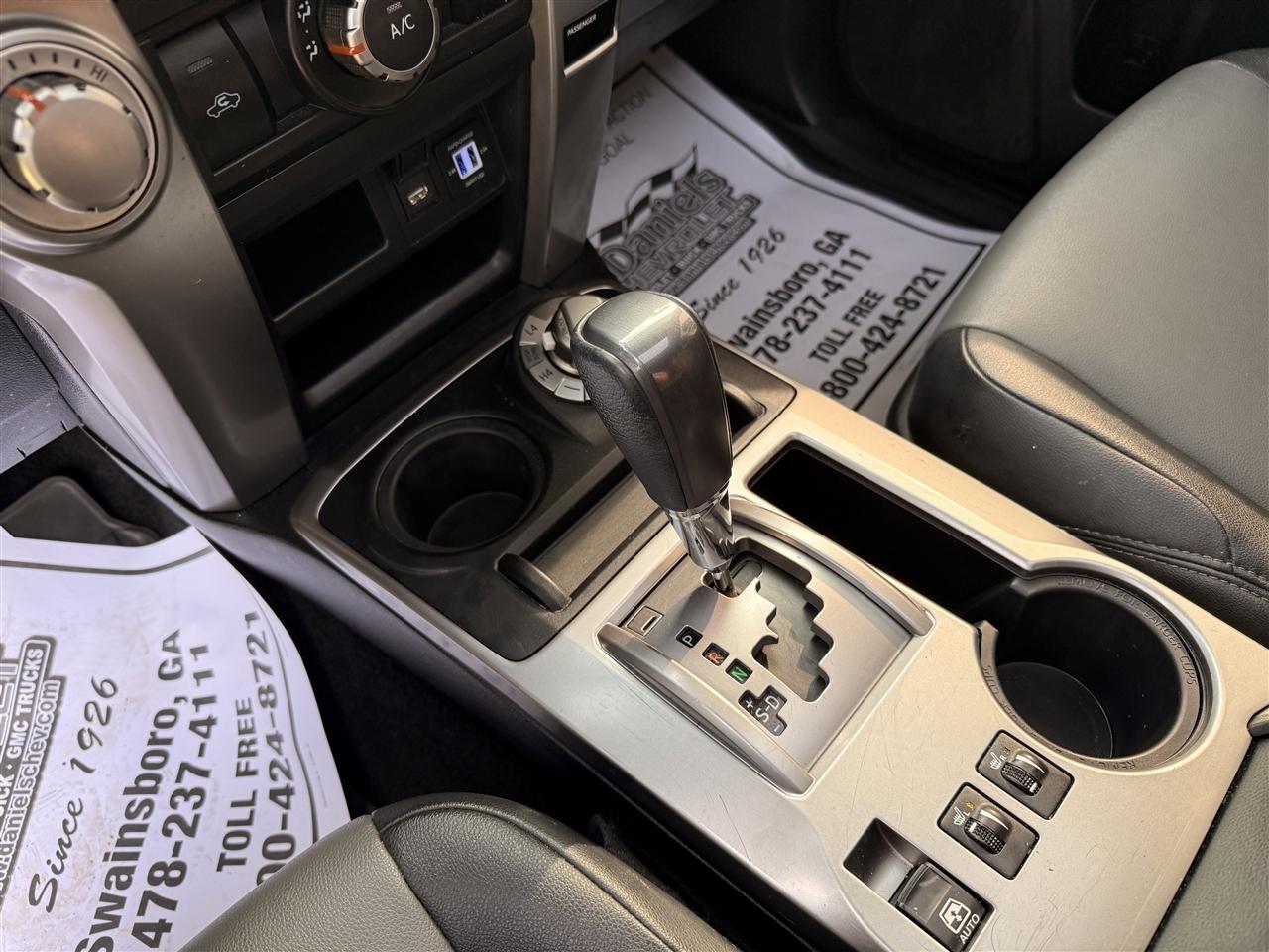 Toyota 4Runner SR5 4WD (Natl) 2020