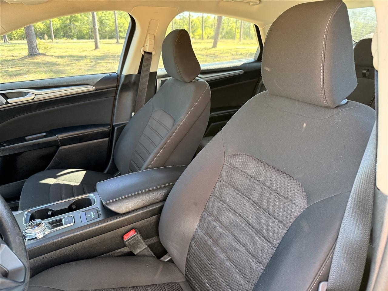 Ford Fusion SE FWD 2020