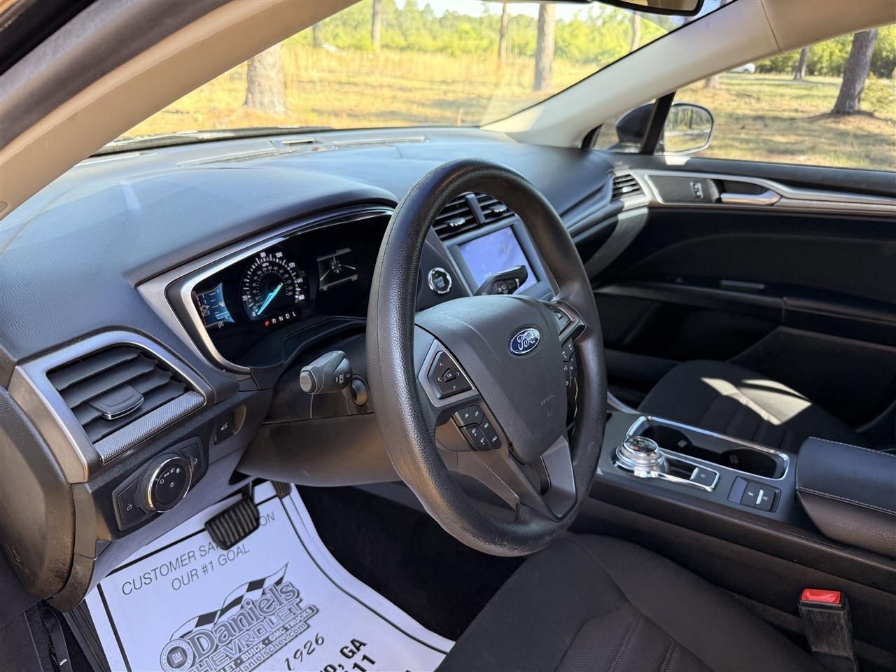 Ford Fusion SE FWD 2020