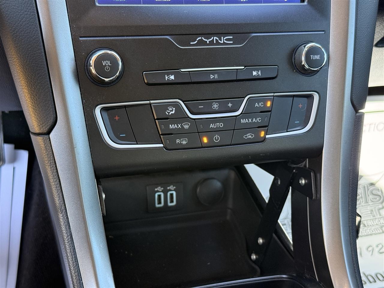 Ford Fusion SE FWD 2020