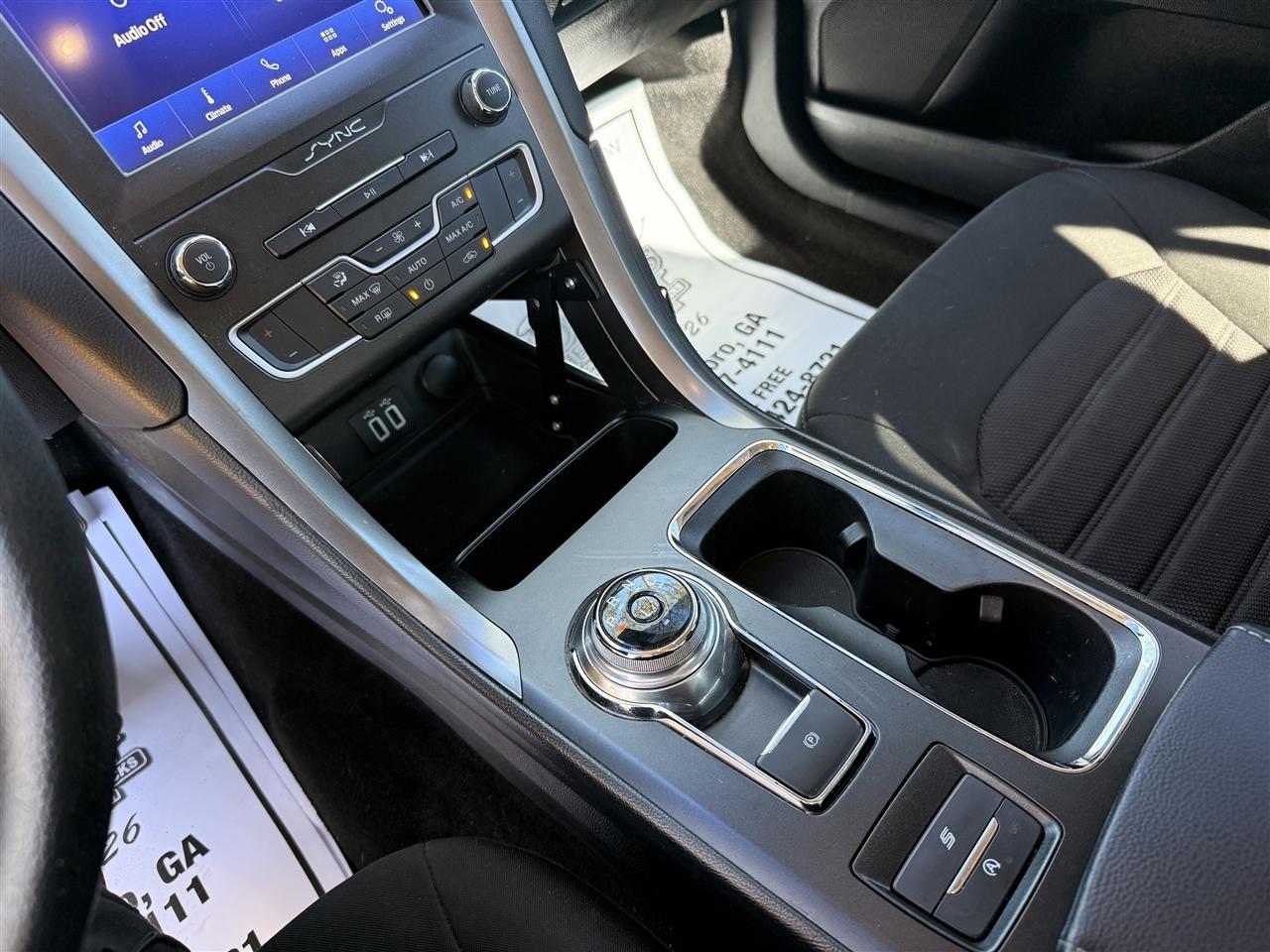 Ford Fusion SE FWD 2020