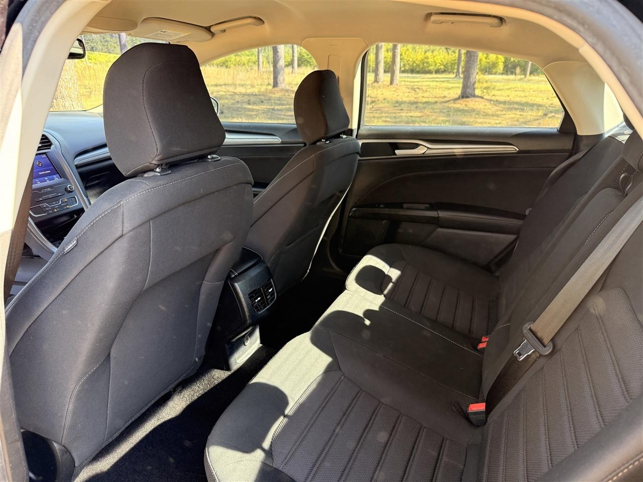 Ford Fusion SE FWD 2020