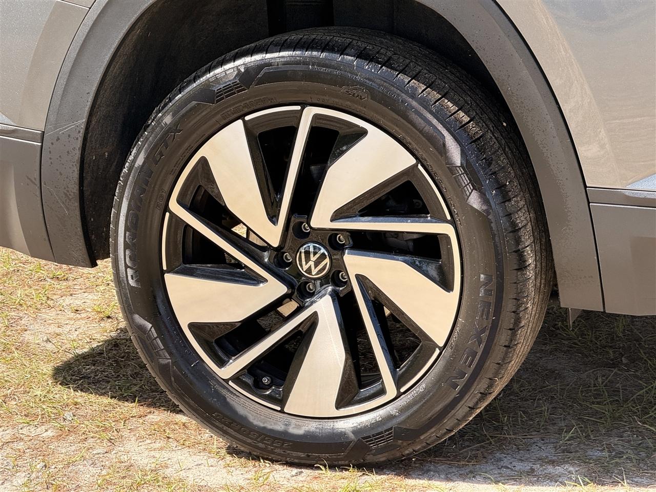 Volkswagen Atlas 2.0T SE w/Technology 4MOTION 2024