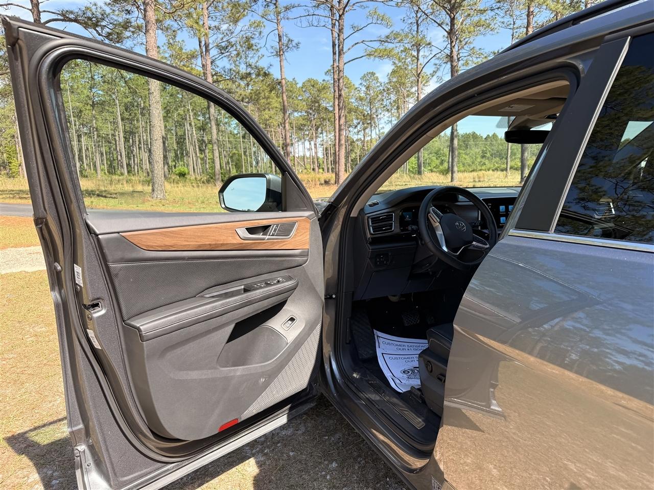 Volkswagen Atlas 2.0T SE w/Technology 4MOTION 2024