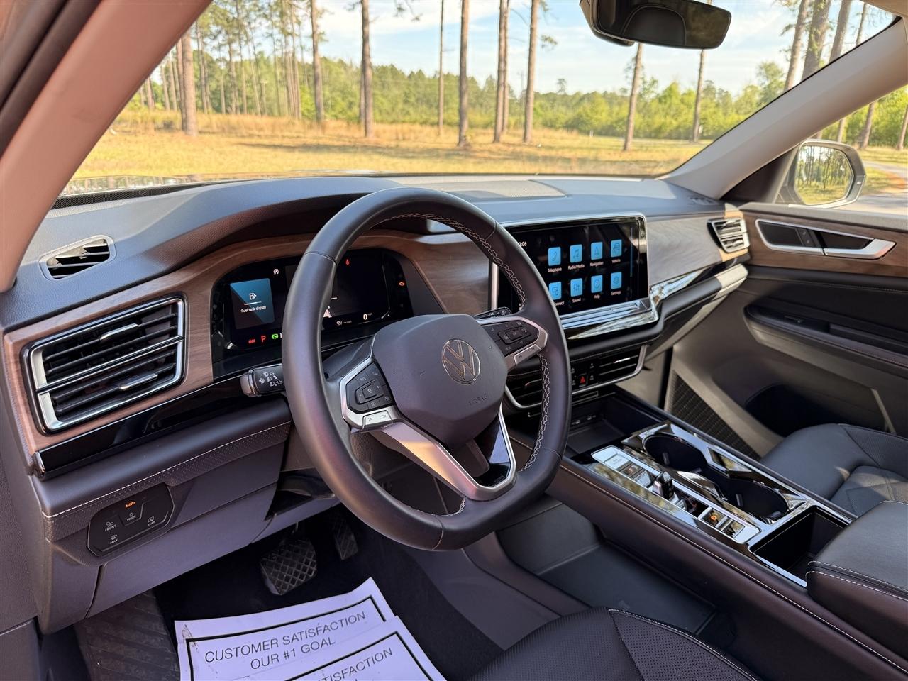 Volkswagen Atlas 2.0T SE w/Technology 4MOTION 2024