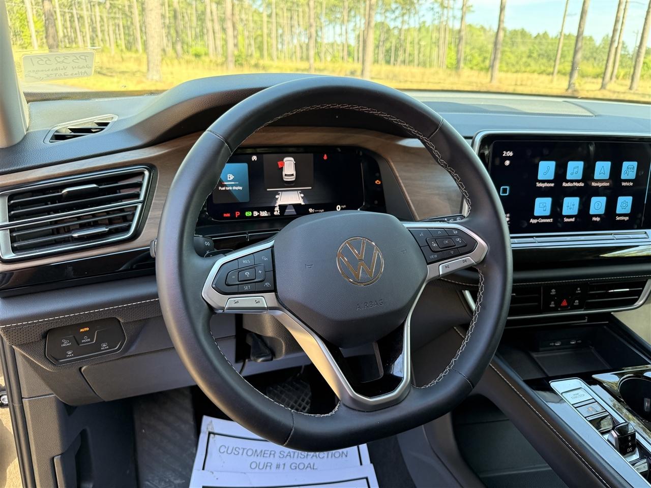 Volkswagen Atlas 2.0T SE w/Technology 4MOTION 2024