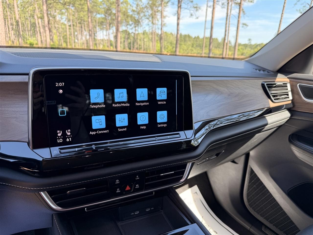 Volkswagen Atlas 2.0T SE w/Technology 4MOTION 2024