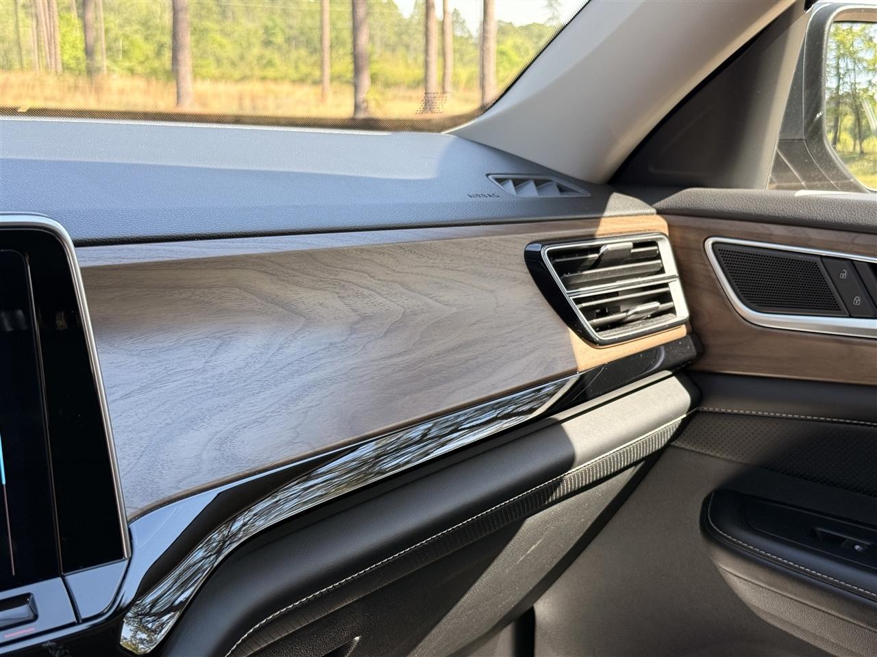 Volkswagen Atlas 2.0T SE w/Technology 4MOTION 2024