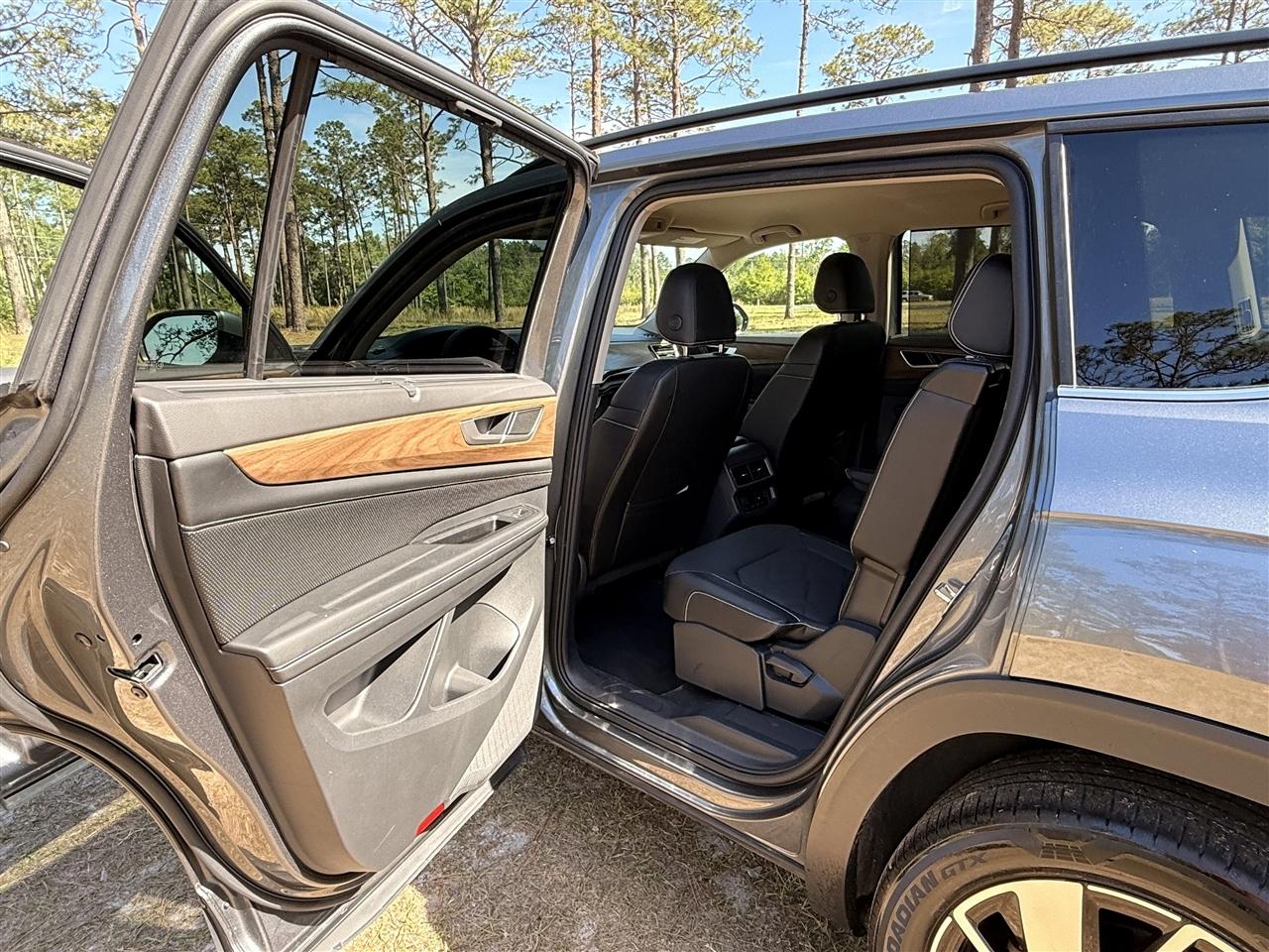 Volkswagen Atlas 2.0T SE w/Technology 4MOTION 2024