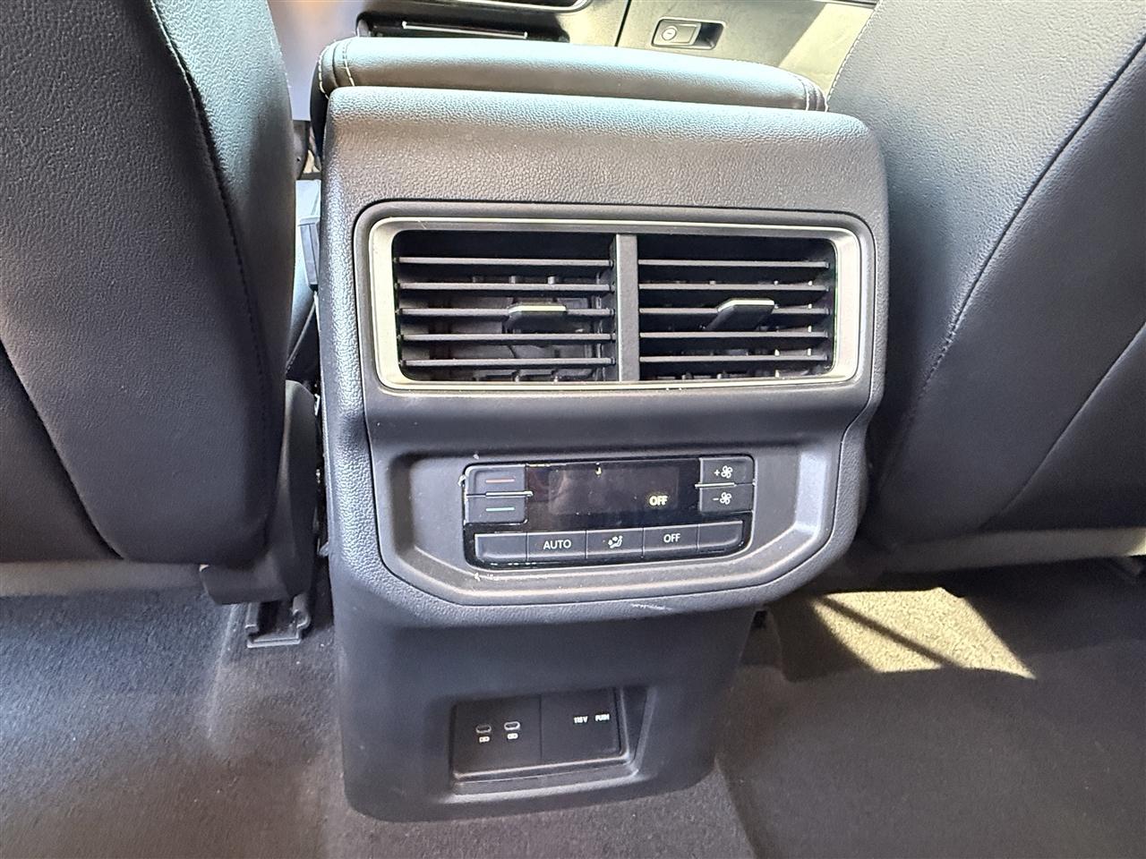 Volkswagen Atlas 2.0T SE w/Technology 4MOTION 2024