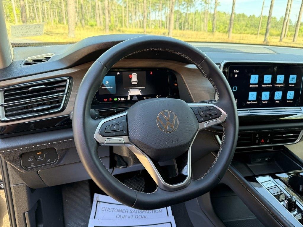 2024 Volkswagen Atlas SE w/Tech - Photo 17