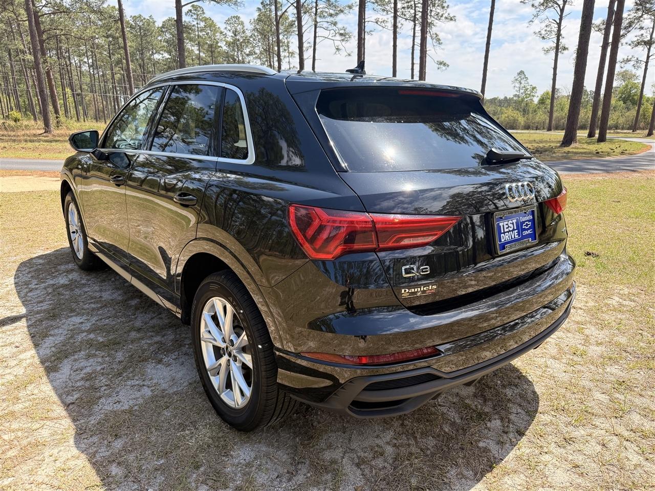 Audi Q3 S line Premium 45 TFSI quattro 2024