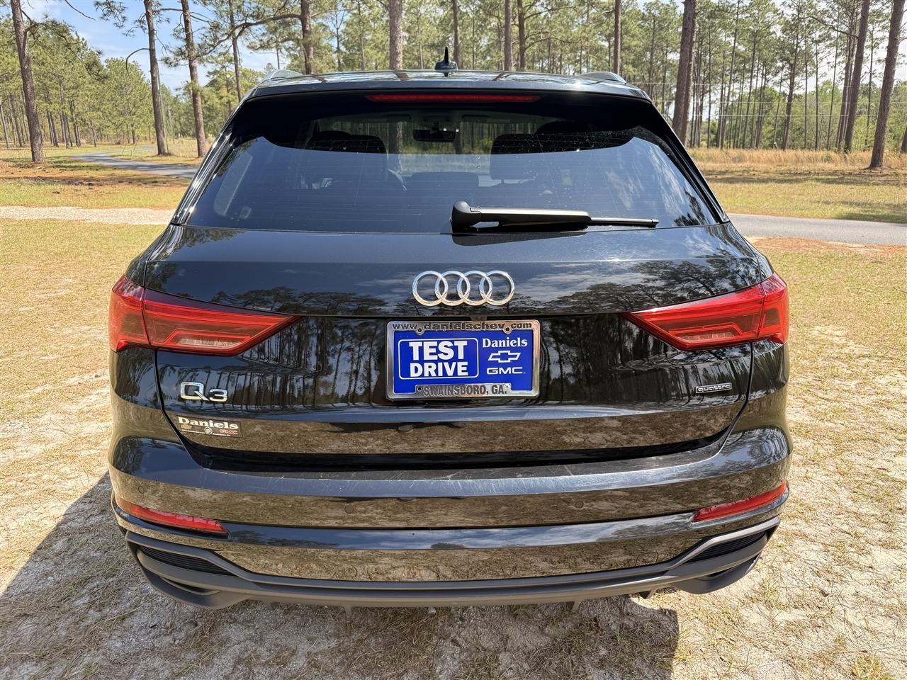 Audi Q3 S line Premium 45 TFSI quattro 2024