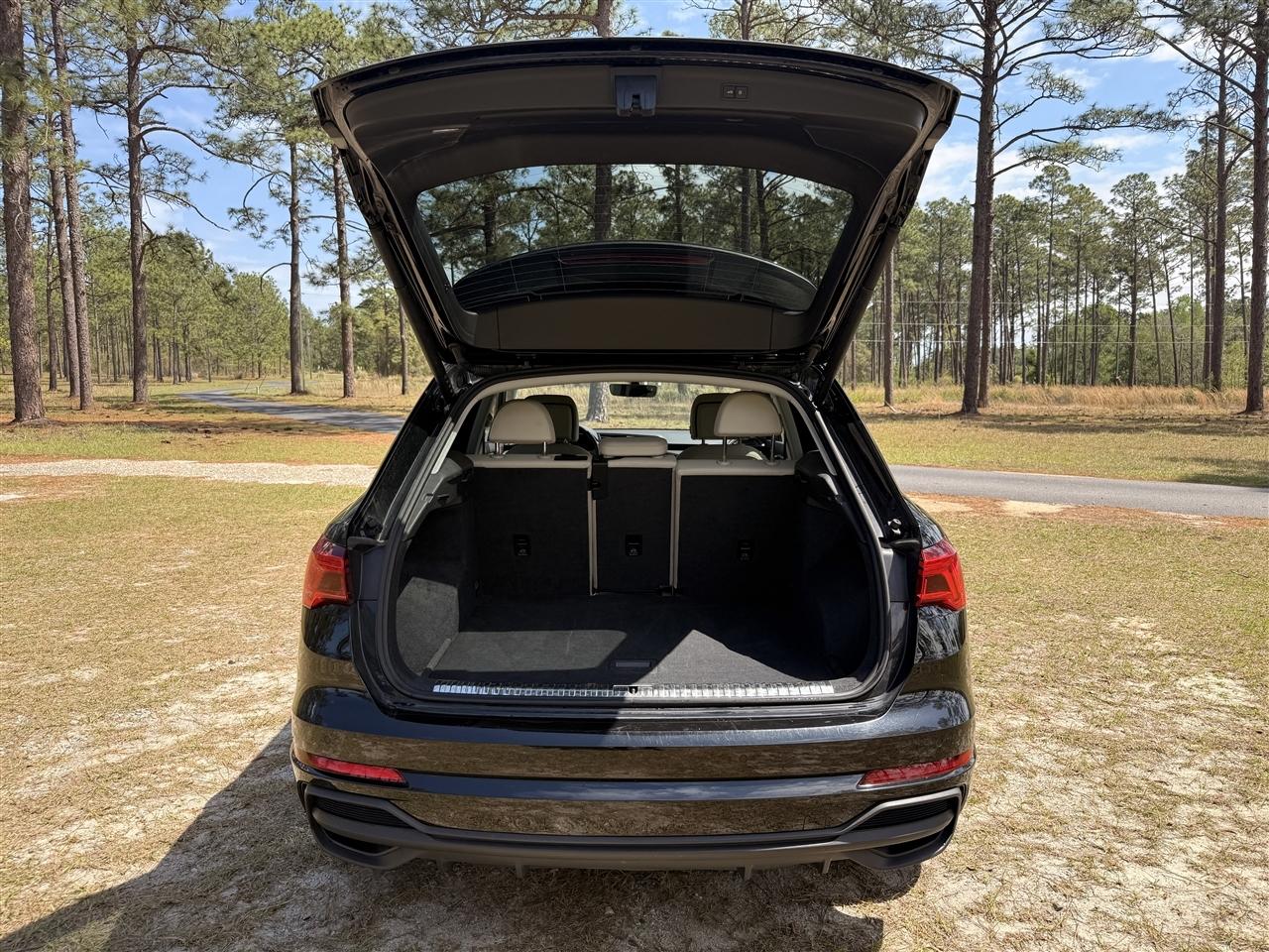 Audi Q3 S line Premium 45 TFSI quattro 2024