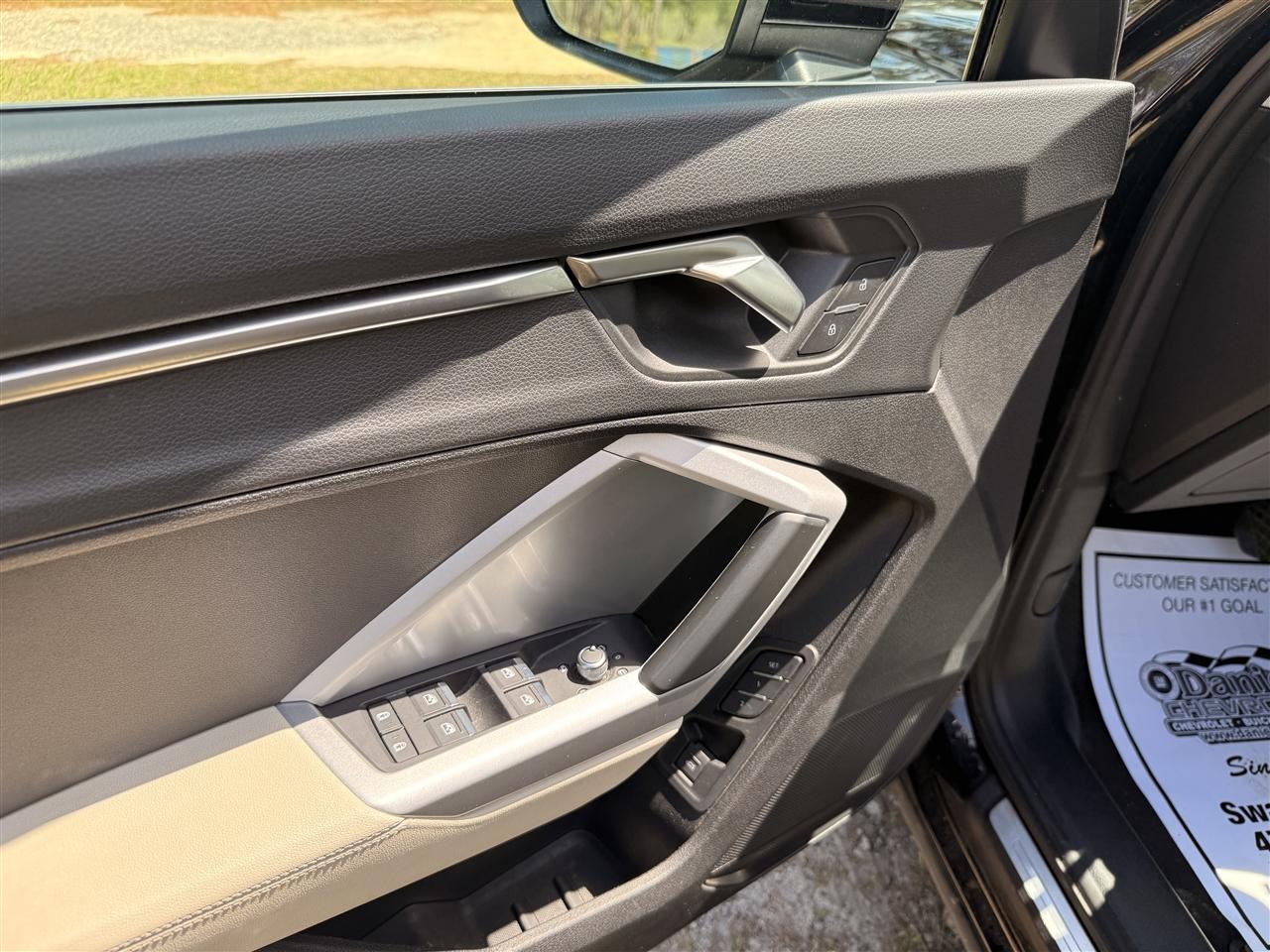 Audi Q3 S line Premium 45 TFSI quattro 2024