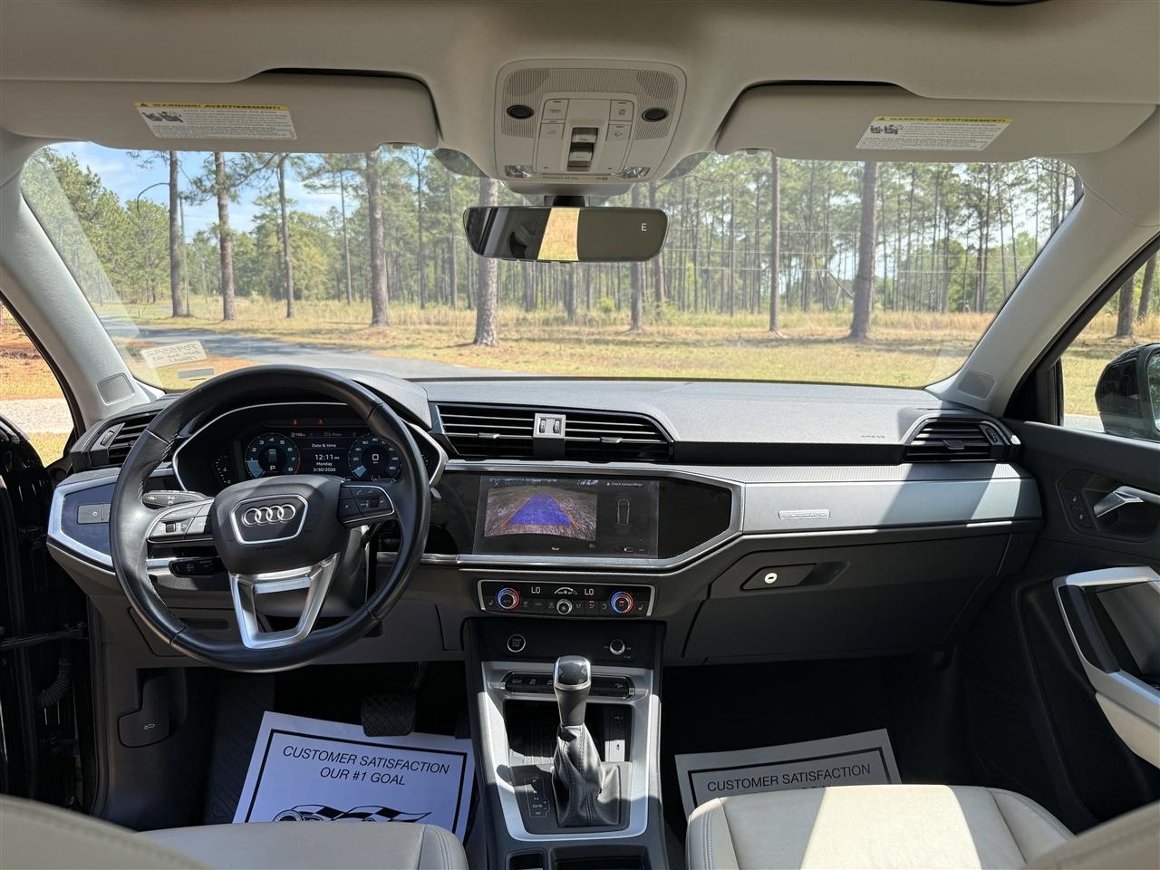 Audi Q3 S line Premium 45 TFSI quattro 2024