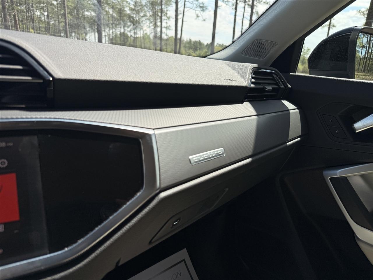 Audi Q3 S line Premium 45 TFSI quattro 2024