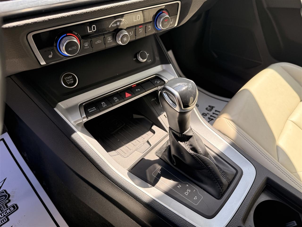 Audi Q3 S line Premium 45 TFSI quattro 2024