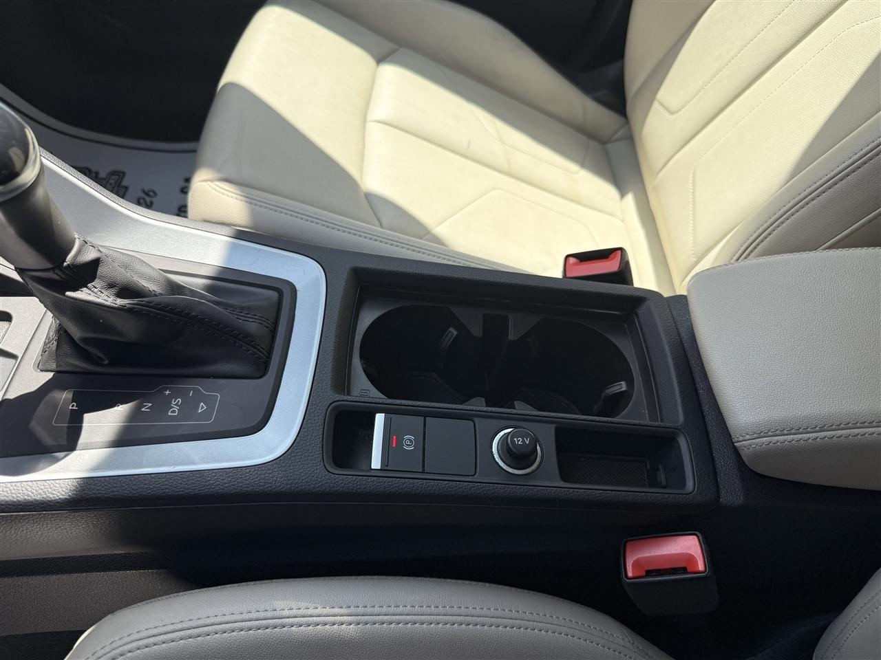 Audi Q3 S line Premium 45 TFSI quattro 2024