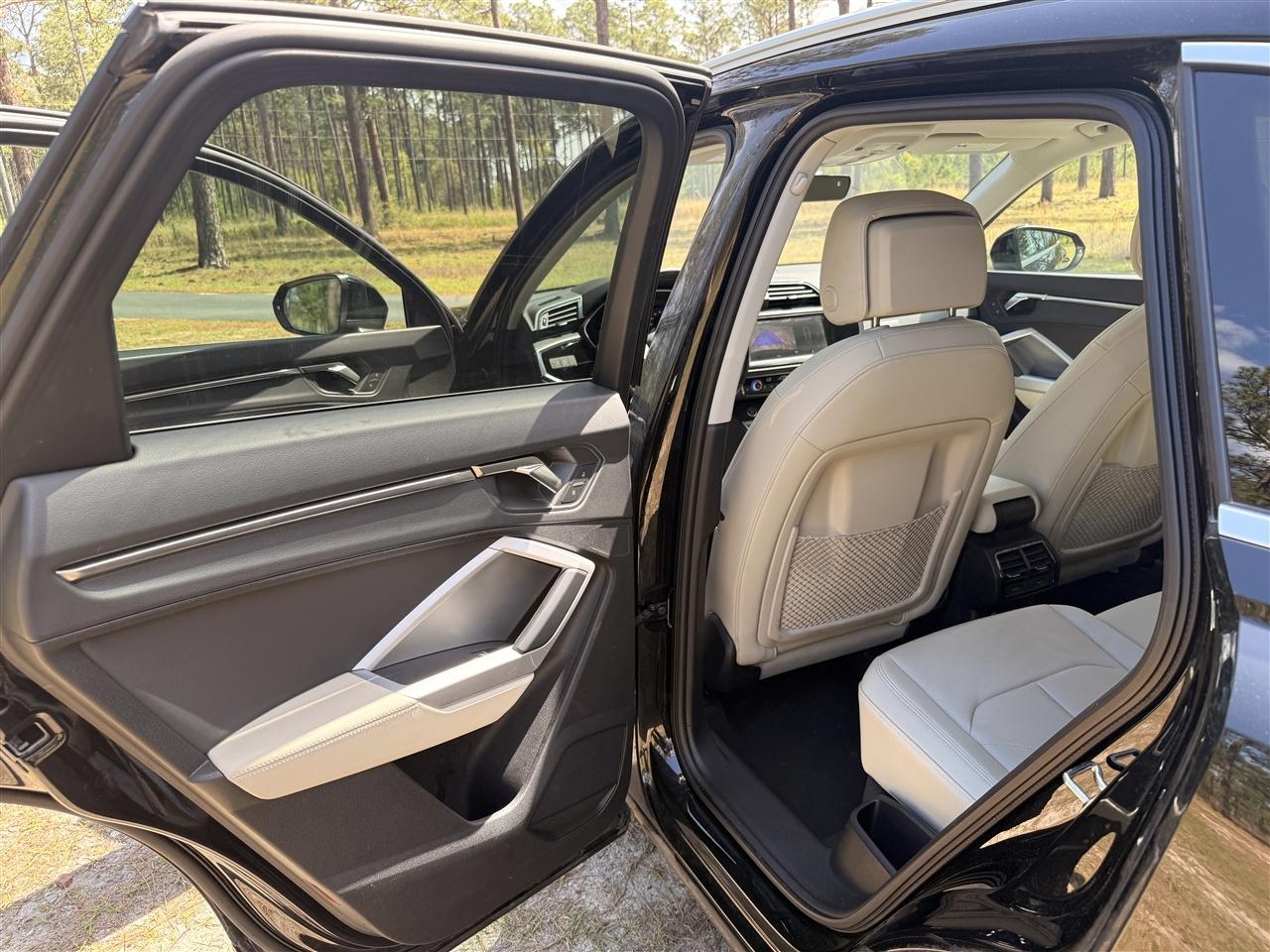 Audi Q3 S line Premium 45 TFSI quattro 2024