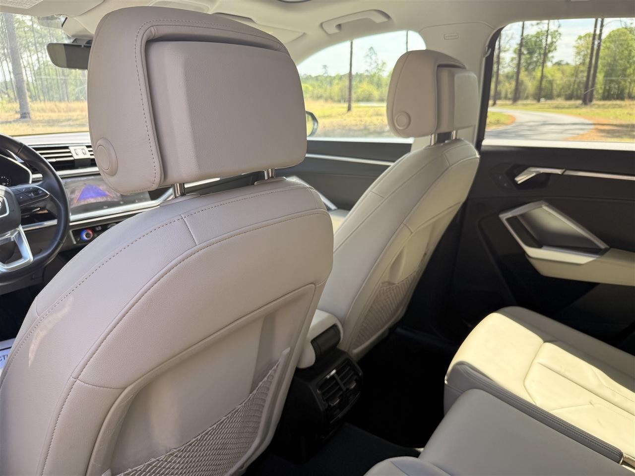 Audi Q3 S line Premium 45 TFSI quattro 2024