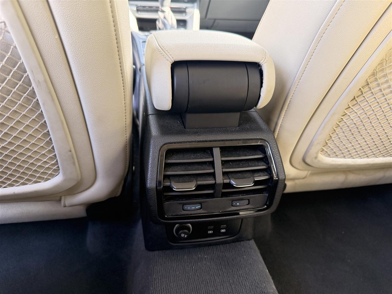 Audi Q3 S line Premium 45 TFSI quattro 2024