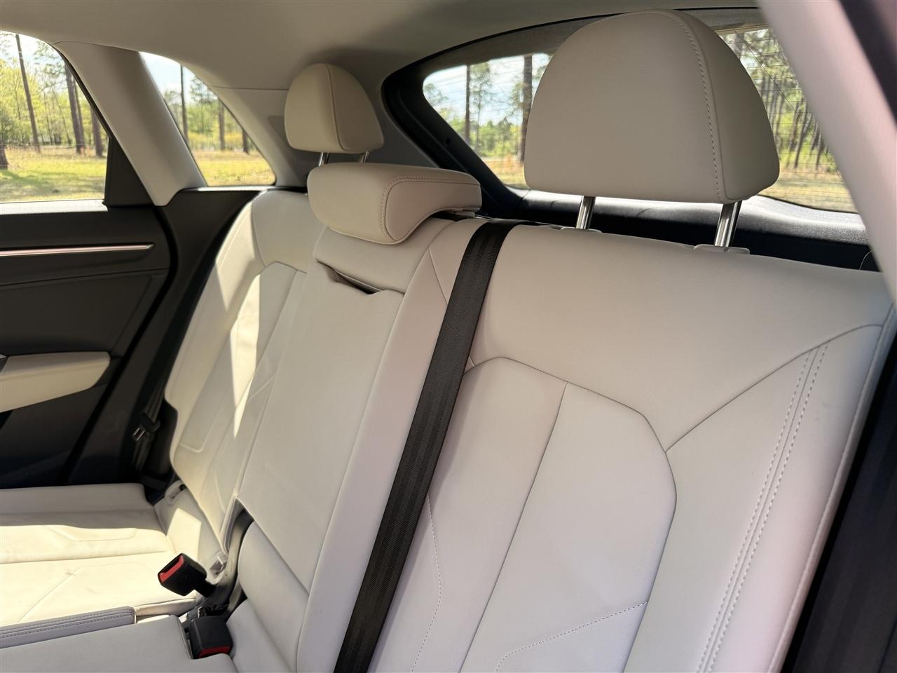 Audi Q3 S line Premium 45 TFSI quattro 2024