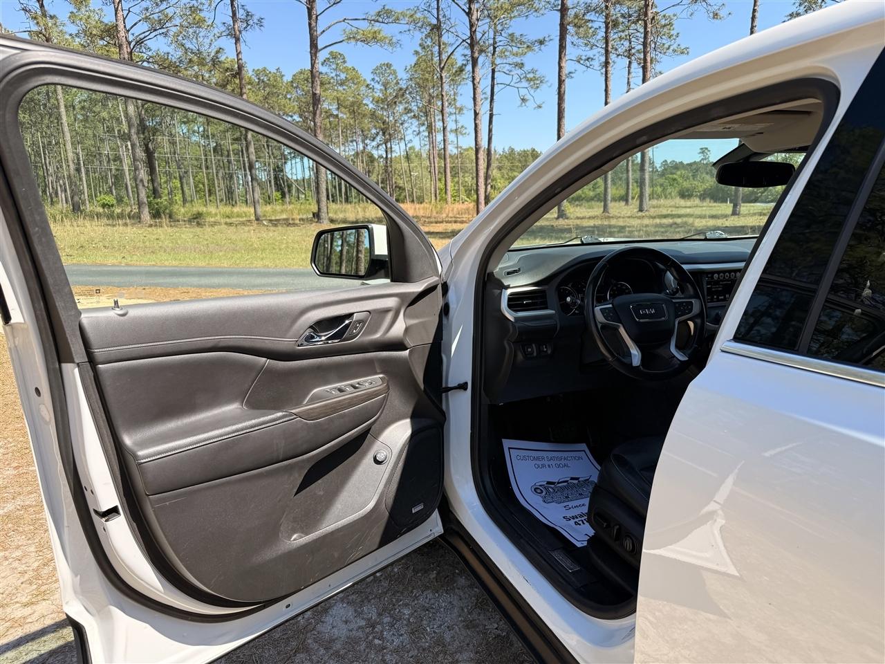GMC Acadia FWD 4dr SLT w/SLT-1 2019