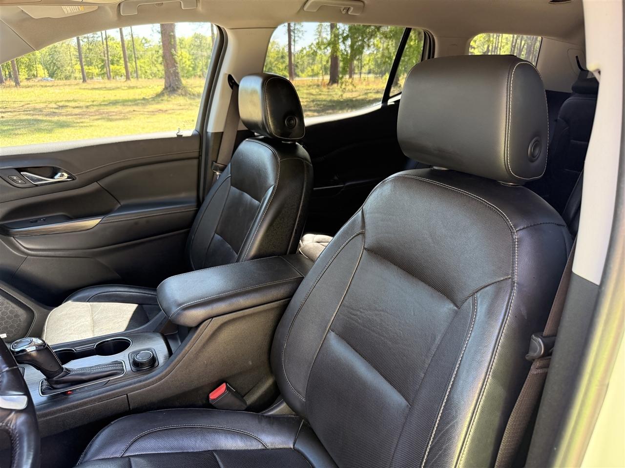 GMC Acadia FWD 4dr SLT w/SLT-1 2019