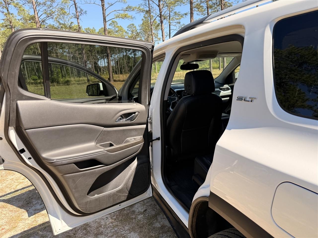 GMC Acadia FWD 4dr SLT w/SLT-1 2019