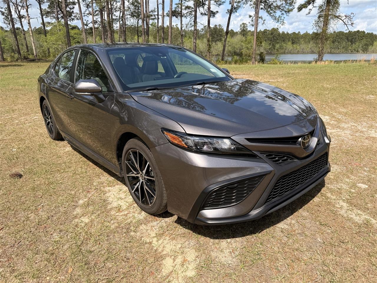 Toyota Camry SE Auto (Natl) 2024