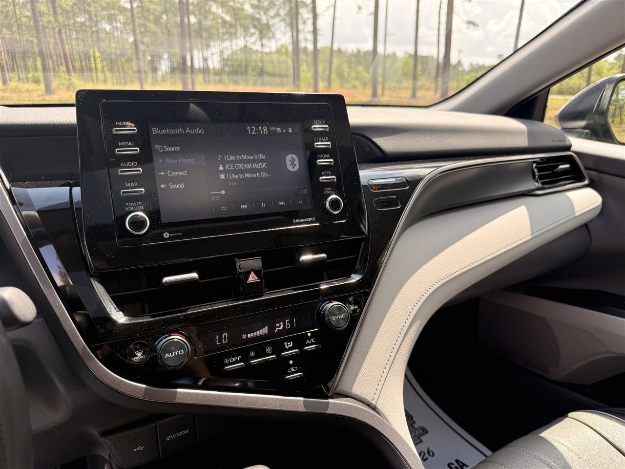 Toyota Camry SE Auto (Natl) 2024