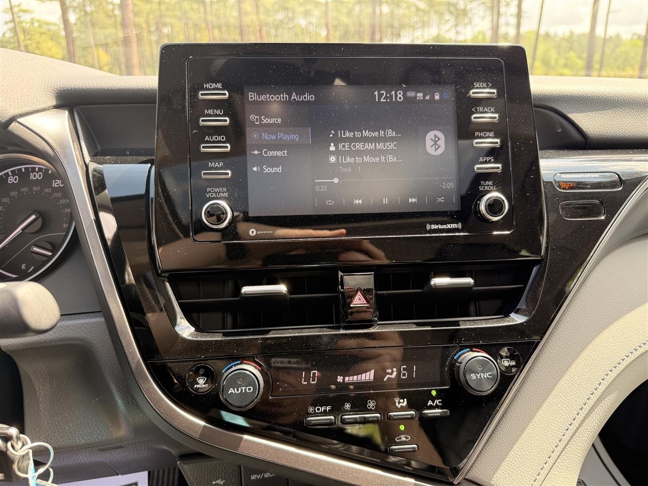 Toyota Camry SE Auto (Natl) 2024