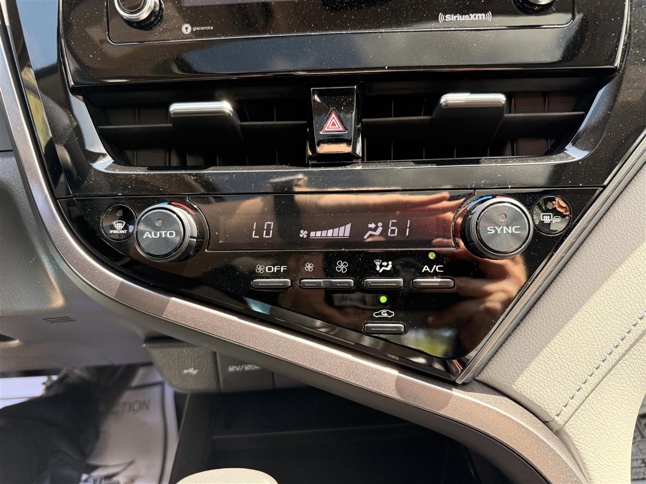 Toyota Camry SE Auto (Natl) 2024