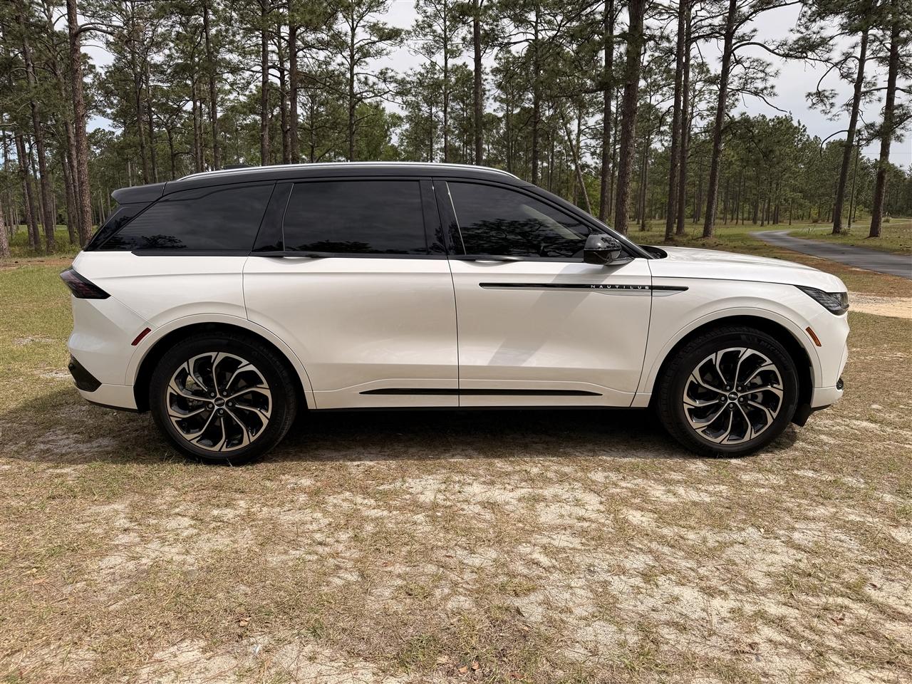 Lincoln Nautilus Reserve AWD 2025