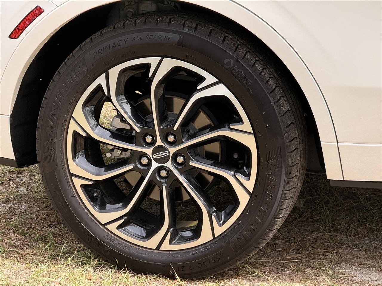 Lincoln Nautilus Reserve AWD 2025