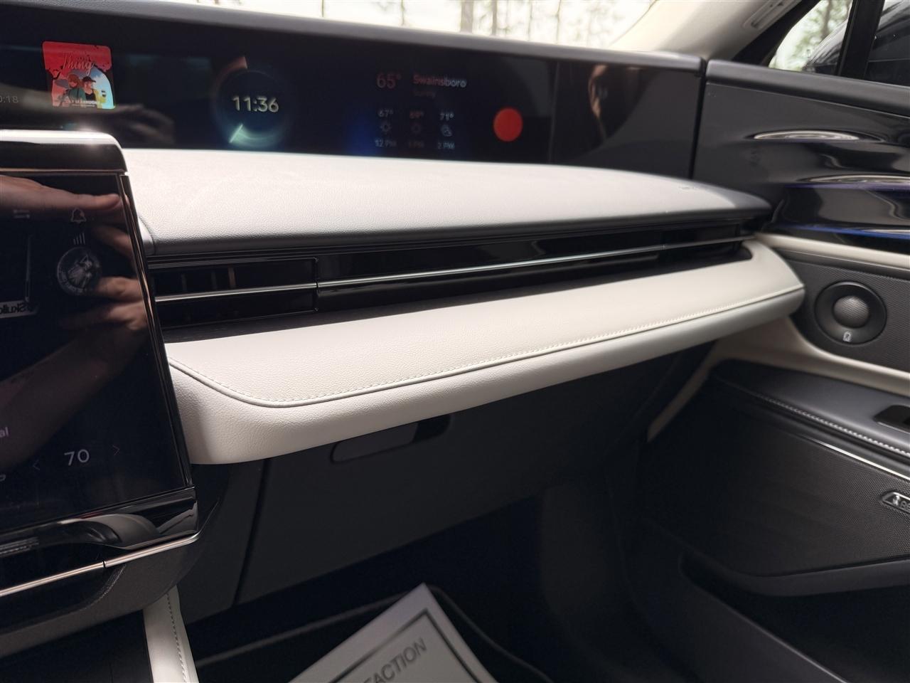 Lincoln Nautilus Reserve AWD 2025