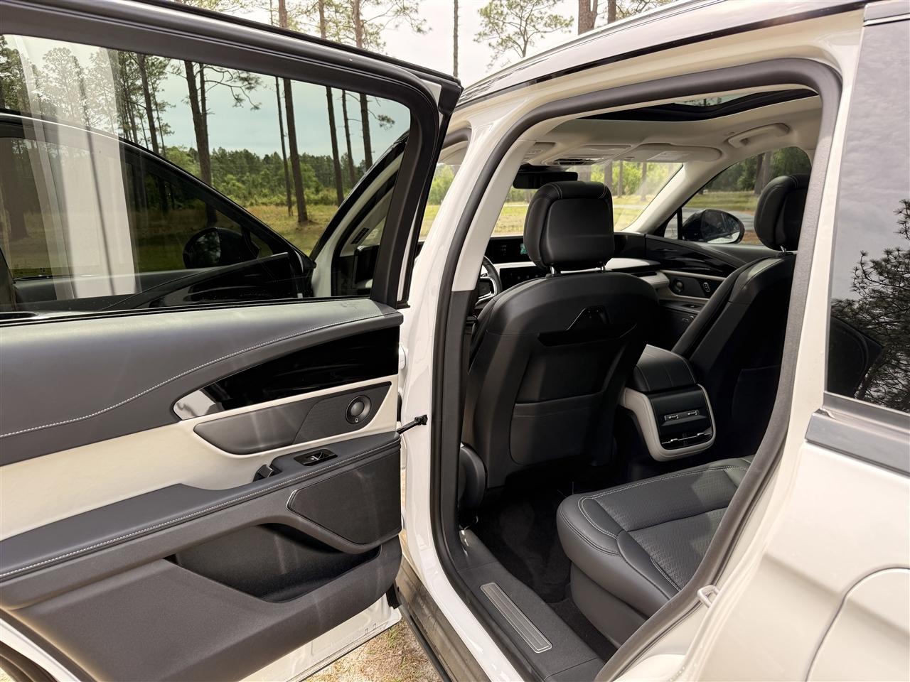 Lincoln Nautilus Reserve AWD 2025