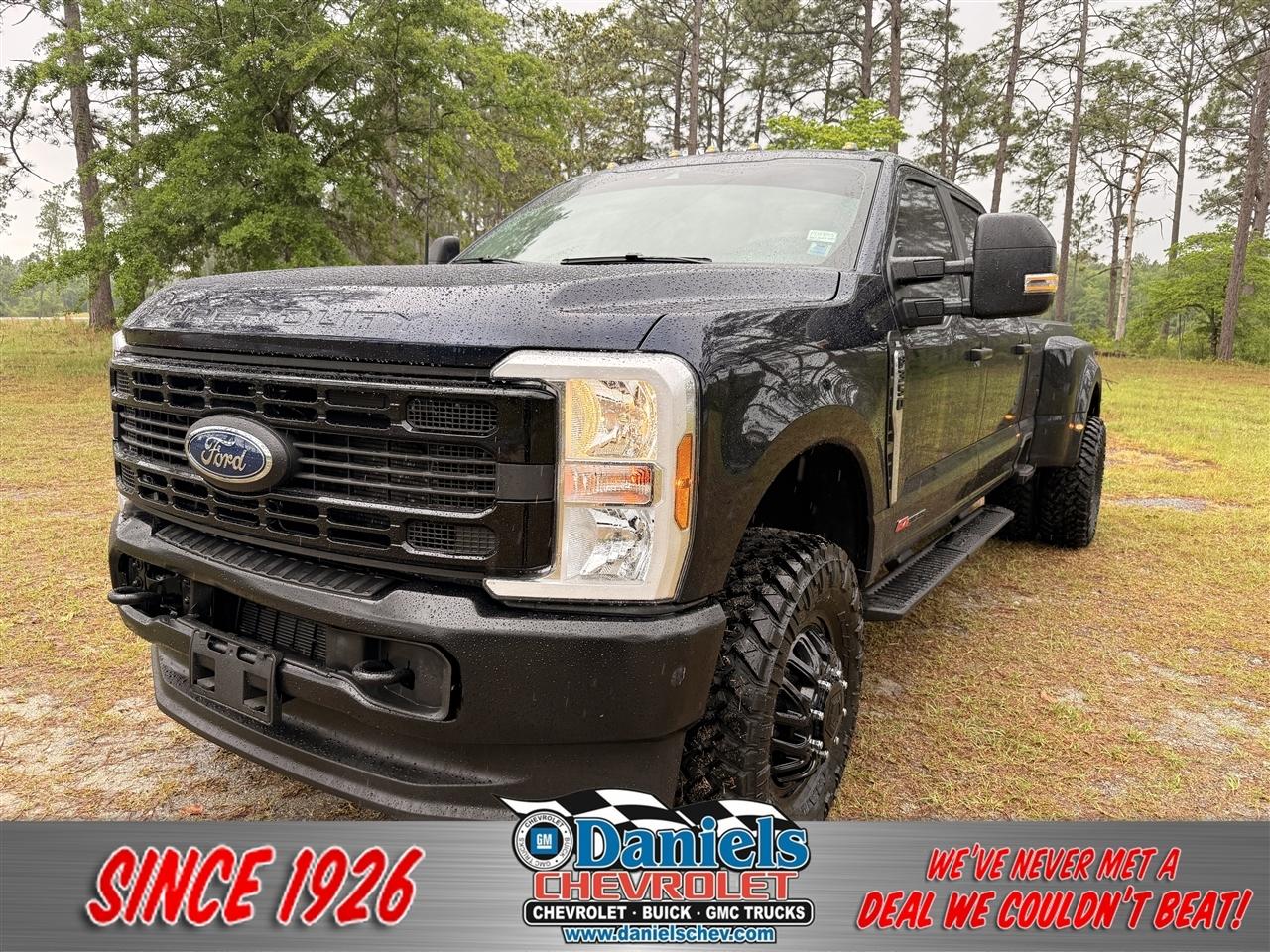 2025 Ford Super Duty F-350 DRW XL 4WD Crew Cab 8' Box