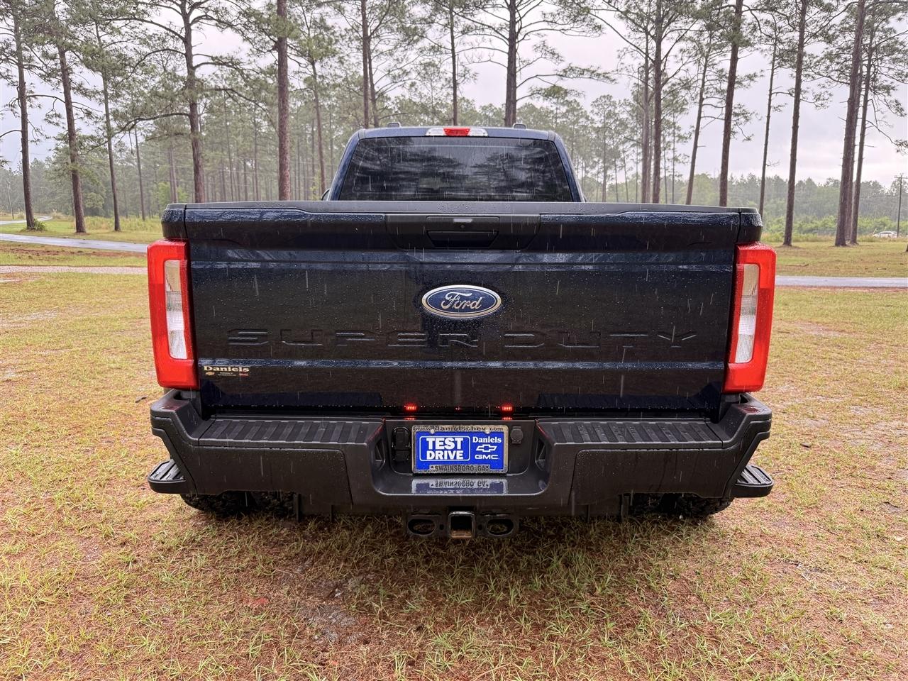 Ford Super Duty F-350 DRW King Ranch 4WD Crew Cab 8' Box 2025