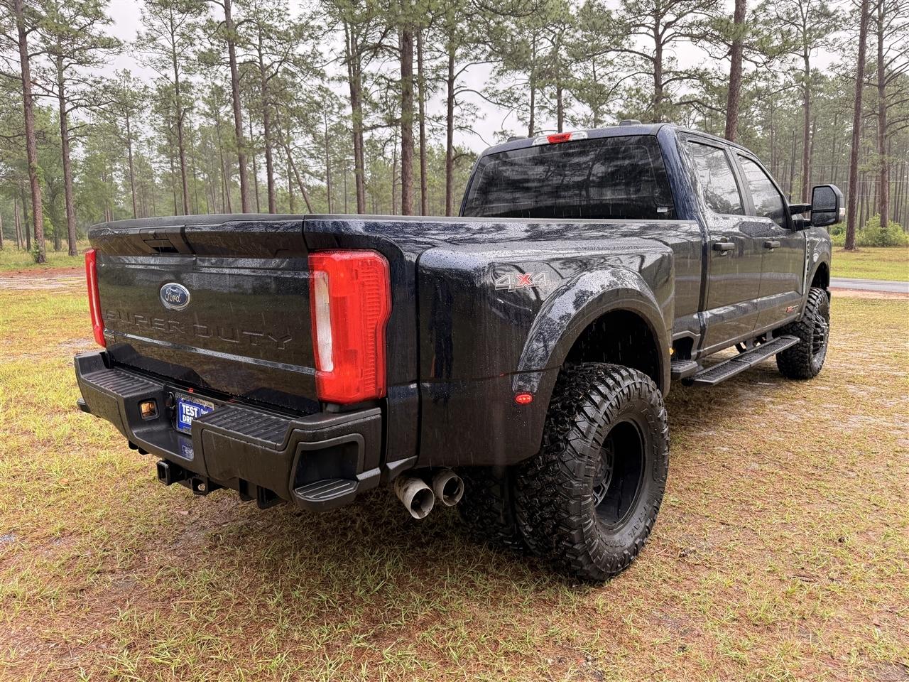 Ford Super Duty F-350 DRW King Ranch 4WD Crew Cab 8' Box 2025