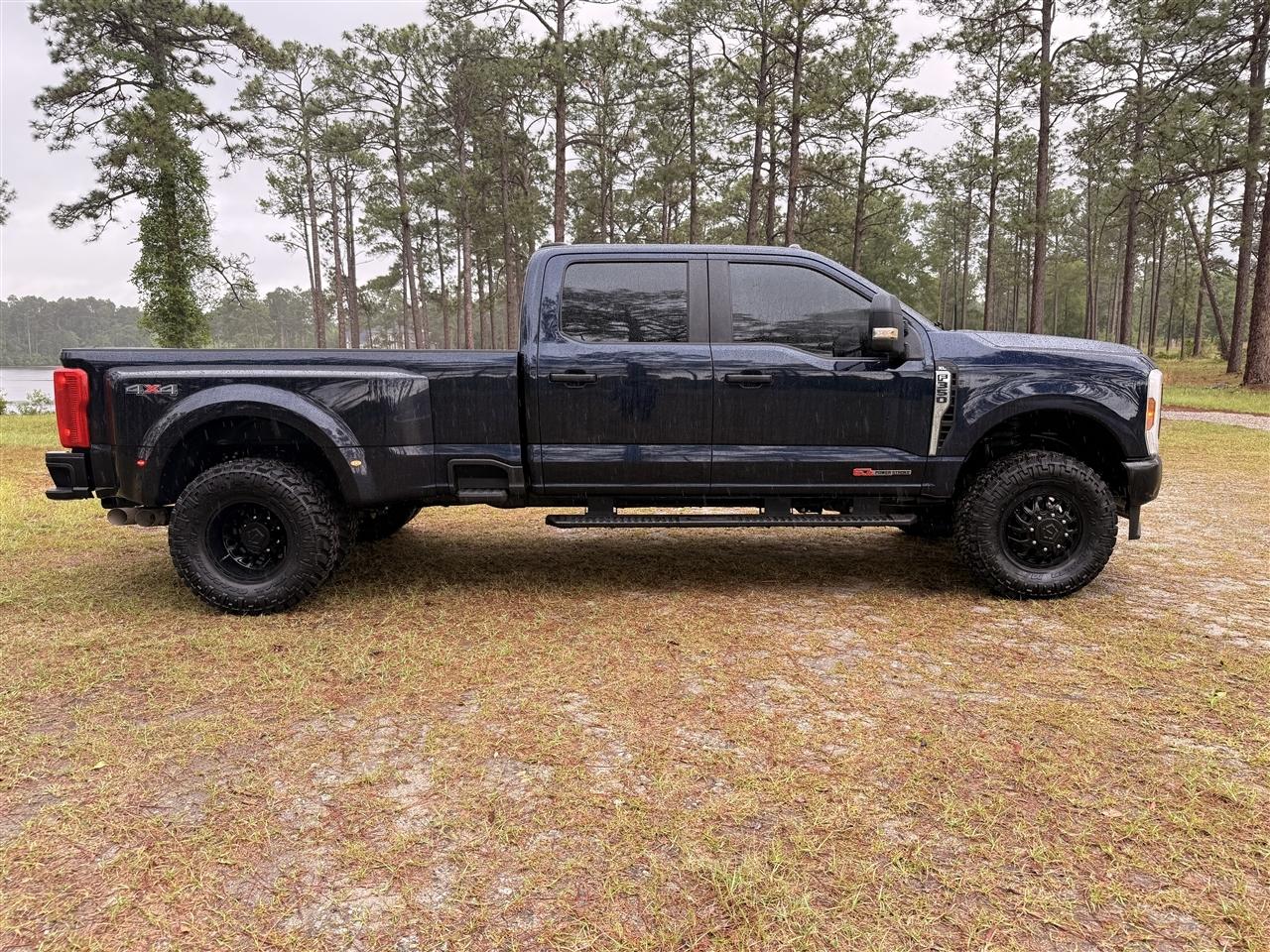 Ford Super Duty F-350 DRW King Ranch 4WD Crew Cab 8' Box 2025