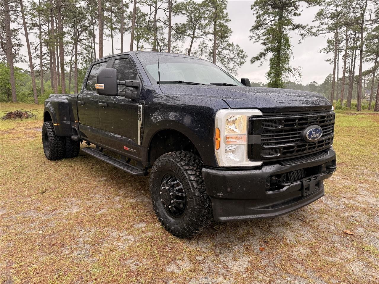 Ford Super Duty F-350 DRW King Ranch 4WD Crew Cab 8' Box 2025