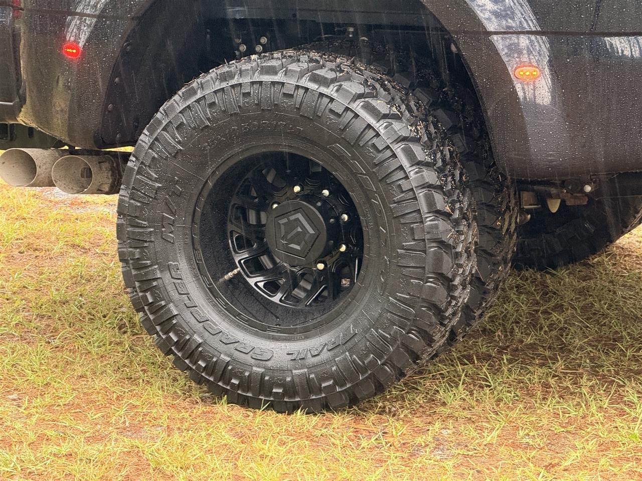 Ford Super Duty F-350 DRW King Ranch 4WD Crew Cab 8' Box 2025